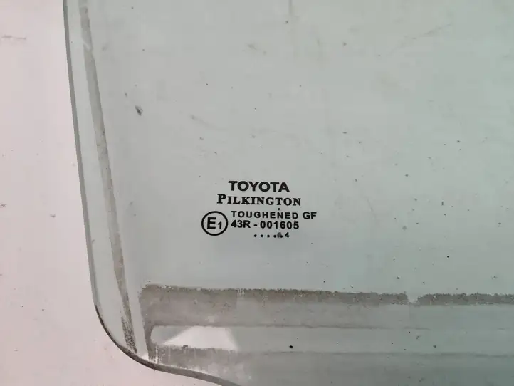 Toyota Avensis T270 (2012 - 2015) Стекло передней двери — фото 2