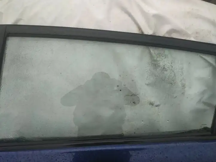 Toyota Corolla Verso AR10 (2004 - 2009) Стекло задней двери — фото 1