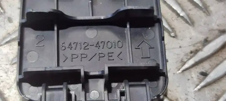 Toyota Prius+ (ZVW40) (2011 - 2018) 6471247010 Прочие детали салона — фото 2