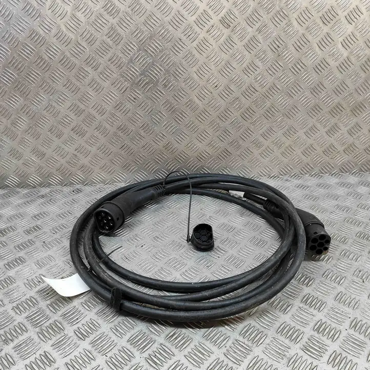 Volkswagen ID.4 (2020 - ) 4N0971675C Кабель для зарядки электромобилей — фото 2