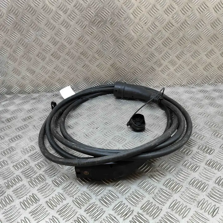 Volkswagen ID.4 (2020 - ) 4N0971675C Кабель для зарядки электромобилей — фото 3