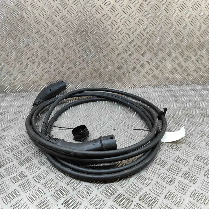 Volkswagen ID.4 (2020 - ) 4N0971675C Кабель для зарядки электромобилей — фото 5