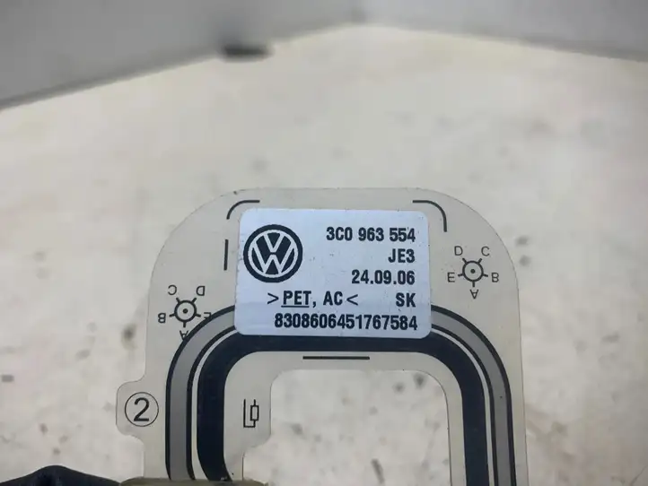 Volkswagen PASSAT B6 (2005 - 2010) 3C0963554 Прочие детали салона — фото 4