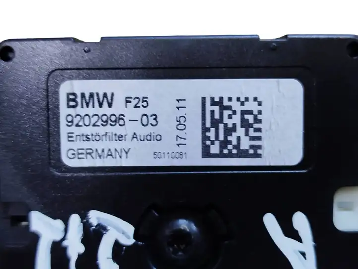 BMW X3 F25 (2010 - 2017) 9202996 Усилитель антенны — фото 2