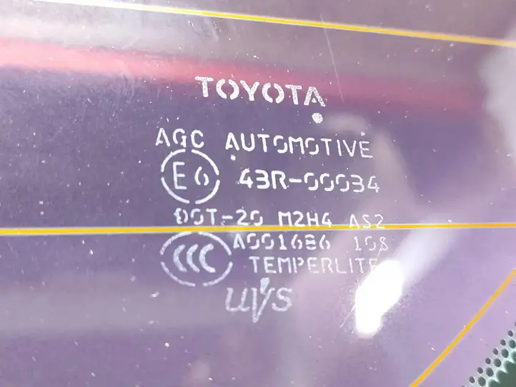 Toyota Land Cruiser (J200) (2008 - ) 7H2Q07100 Заднее боковое стекло — фото 2
