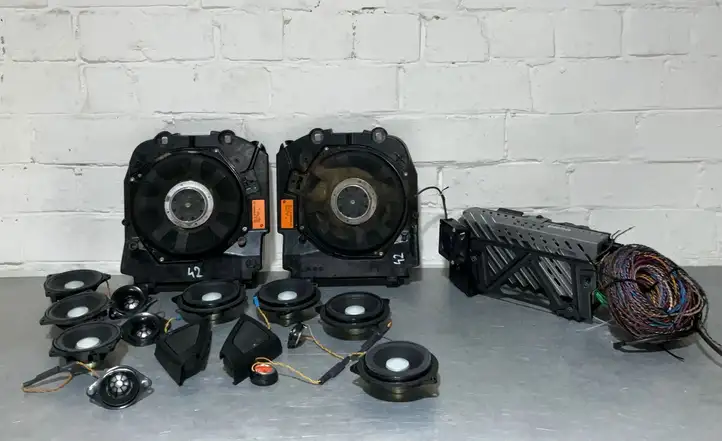 BMW 5 F10 F11 (2009 - 2016) 9243496 Комплект аудиосистемы — фото 1