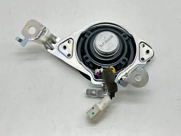 Toyota Land Cruiser (J150) (2009 - ) 8615060210 Твитер задних дверей — фото 5