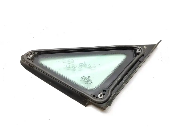 Volkswagen Caddy (2004 - 2010)  2K0845412C Треугольное стекло в передней части кузова