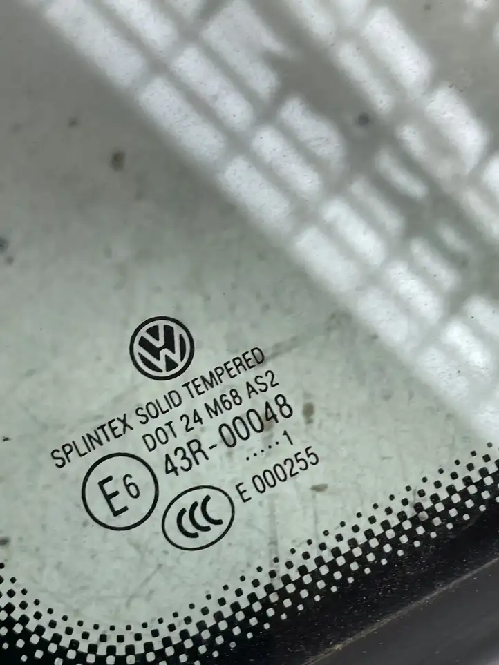 Volkswagen Touran II (2010 - 2016) 1T0845412 Треугольное стекло кузова — фото 3