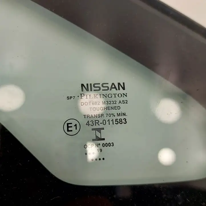 Nissan Leaf II (ZE1) (2017 - ) 768203NL0A Треугольное стекло кузова — фото 3