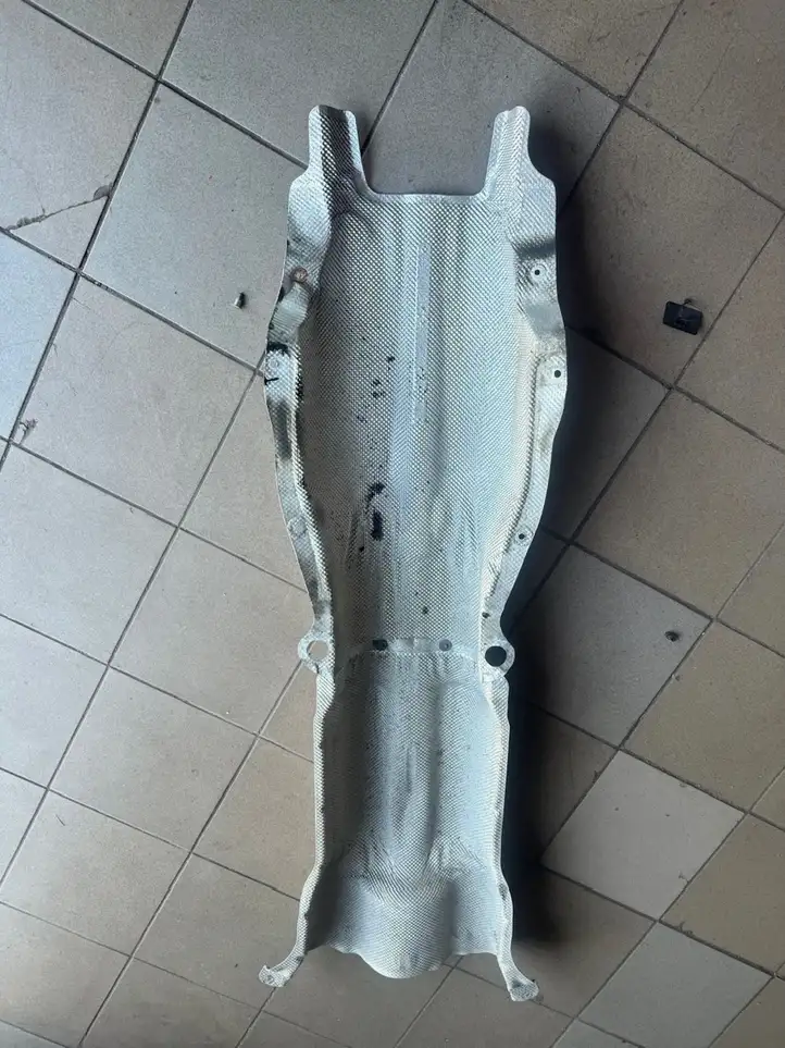 BMW 5 F10 F11 (2009 - 2016) 7202858 Теплоизоляция (теплозащита) — фото 1
