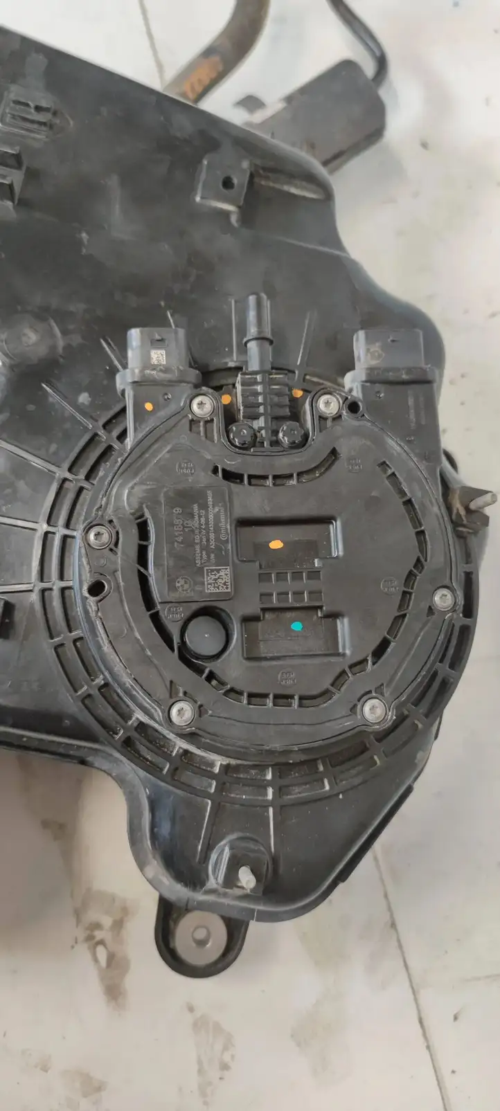 BMW X1 F48 F49 (2015 - 2022) 7432458 Бак AdBlue — фото 3