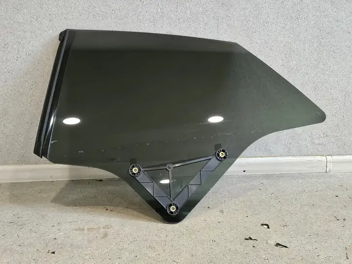 Mercedes-Benz E W238 (2017 - ) A2386703100 Заднее боковое стекло — фото 1