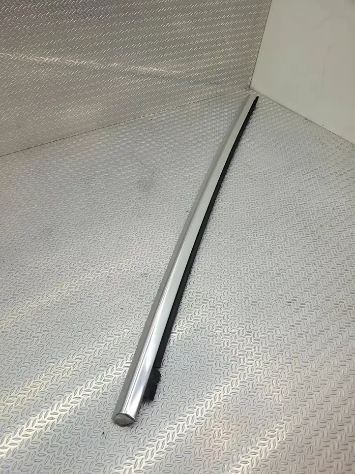 Mercedes-Benz E A207 (2010 - 2017) A2076701300 Облицовка заднего бокового стекла — фото 1