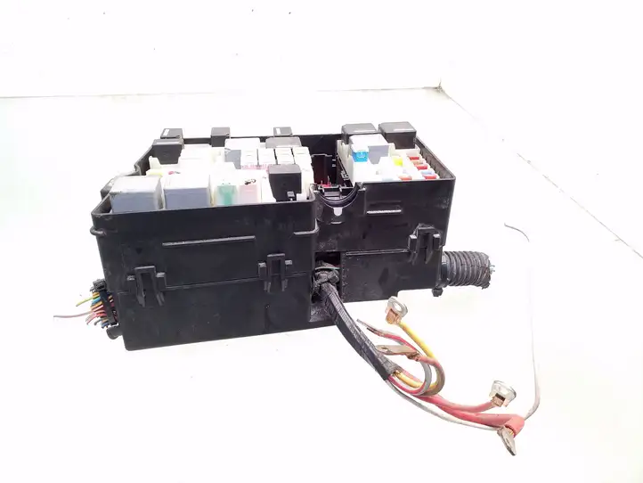 Ford Focus (2011 - 2015) AV6T14A142AB Блок предохранителей (комплект) — фото 3