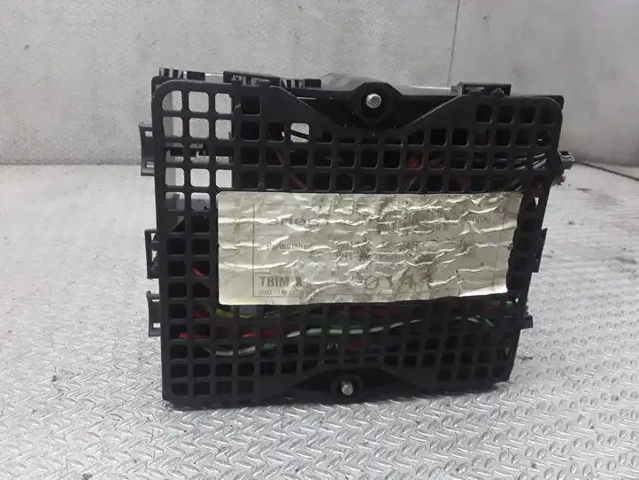 Ford Fusion (2002 - 2005) 2N1T14401HJ Блок предохранителей — фото 3