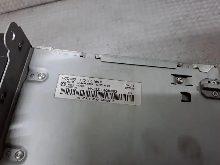 Volkswagen PASSAT B6 (2005 - 2010) 1K0035186P Магнитола / мультимедийная система — фото 2