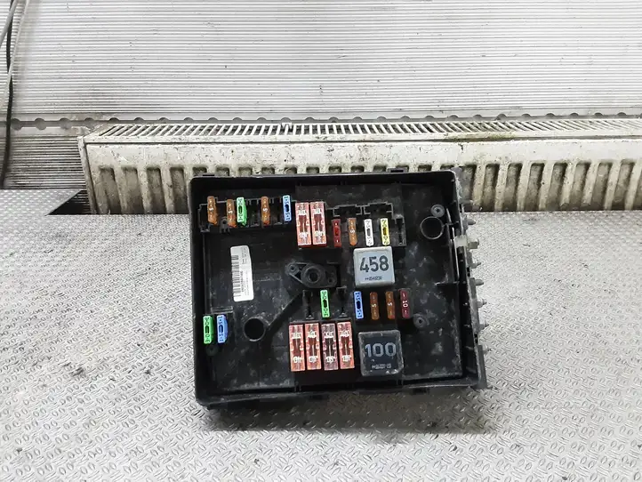 Skoda Octavia Mk2 (1Z) (2004 - 2013)  1K0937125A Блок предохранителей