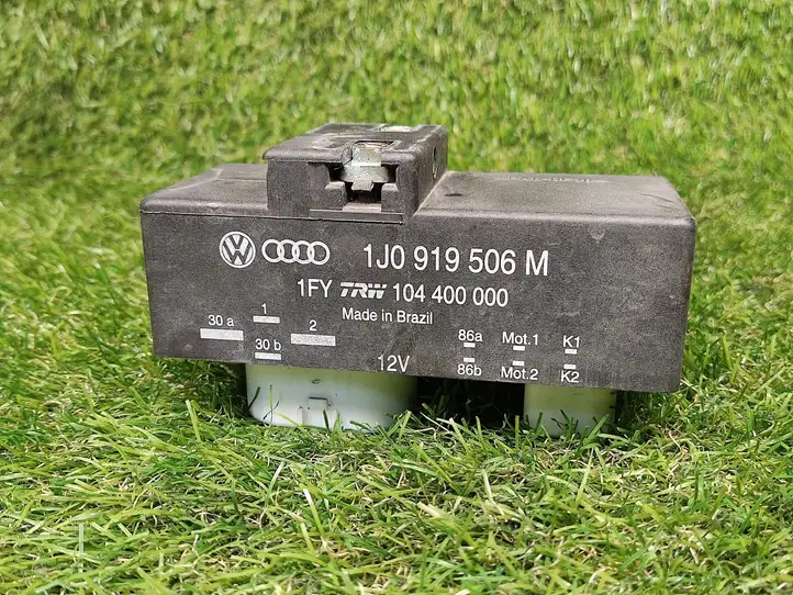 Volkswagen Polo V 6R (2009 - 2015) 1J0919506M Блок управления вентилятором — фото 1