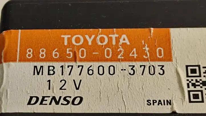 Toyota Auris 150 (2006 - 2012) 8865002430 Блок управления кондиционером — фото 3