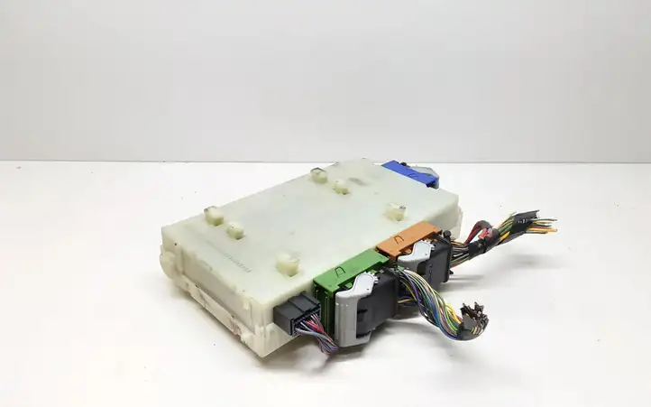 Volvo V70 (2007 - 2013)  7G9T14C256FA Блок предохранителей