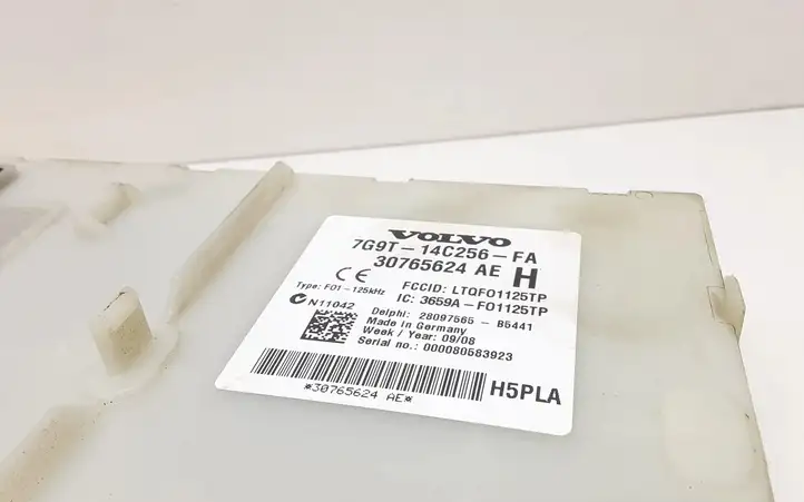 Volvo V70 (2007 - 2013)  30765624 Блок предохранителей