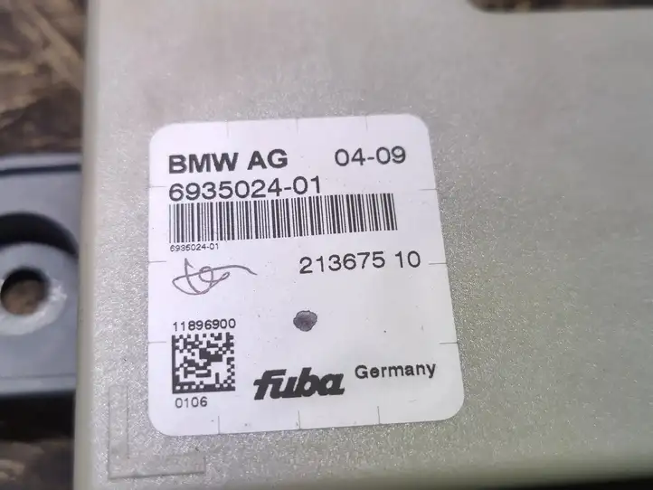 BMW 7 F01 (2008 - 2016) 693502401 Усилитель антенны — фото 3