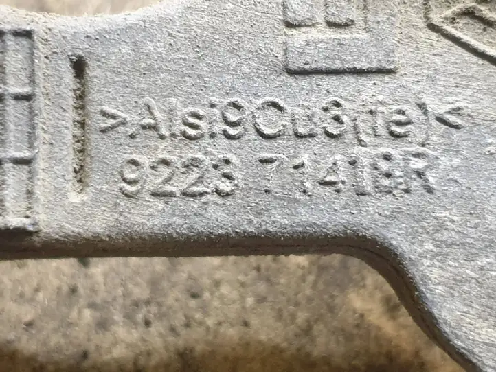 Renault Master III (2010 - )  922371418R Другая деталь отсека двигателя