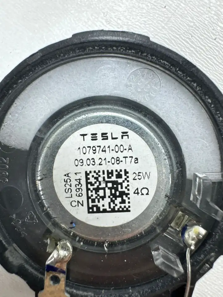 Tesla Model Y (2019 - 2024) 107974100A Динамики передних дверей — фото 4
