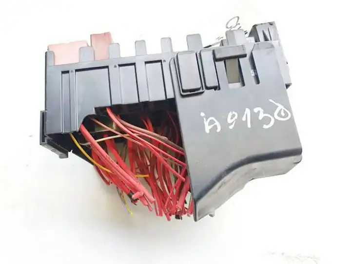 Renault Laguna (2007 - 2015)  8200758803b Ящик предохранителей (комплект)