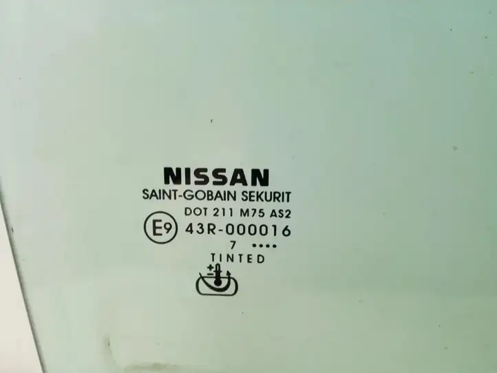 Nissan Navara D40 (2004 - 2015) Стекло передней двери — фото 2