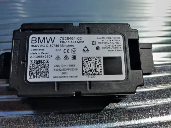 BMW 4 G22 G23 G24 G26 (2020 - ) 7928461 Усилитель антенны — фото 3