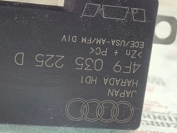 Audi A6 S6 C6 4F (2004 - 2008) 4F9035225D Усилитель антенны — фото 2