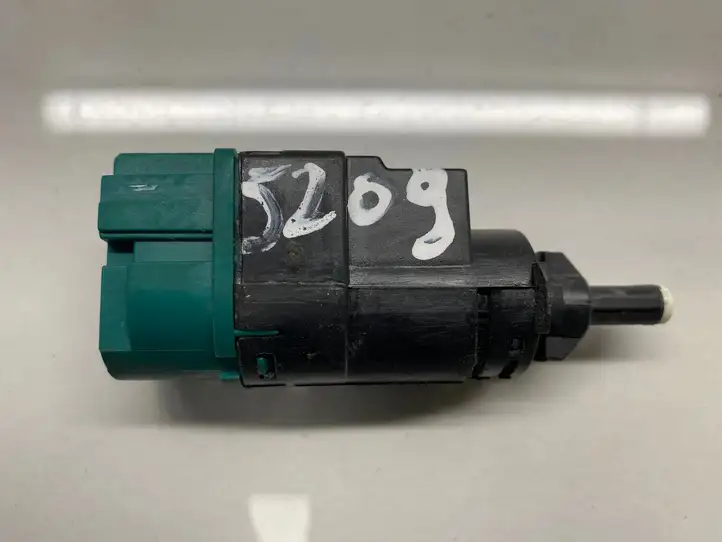 Renault Trafic III (X82) (2014 - )  253203383R Датчик тормозной педали