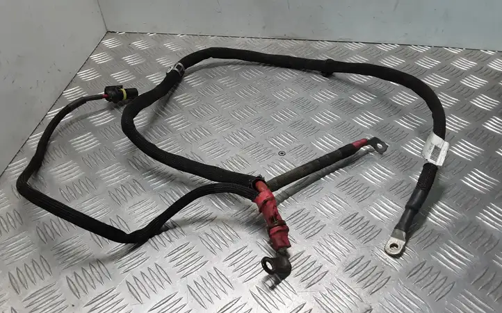 Mercedes-Benz R W251 (2005 - 2013) A2515401730 Плюсовой провод аккумулятора — фото 2