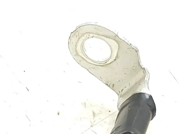 Nissan Qashqai (2013 - 2017)   Минусовый провод (аккумулятора)