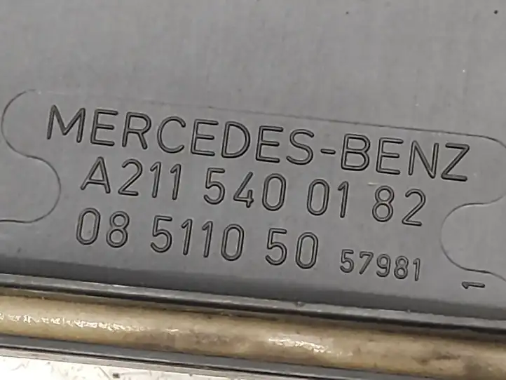 Mercedes-Benz CLS C219 (2003 - 2011) A2115400182 Блок предохранителей (комплект) — фото 5