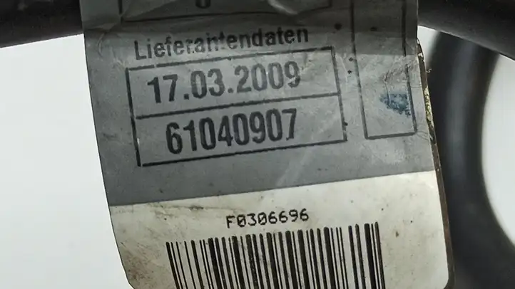 Mercedes-Benz E W212 (2009 - 2016) F0306696 Плюсовой провод аккумулятора — фото 8