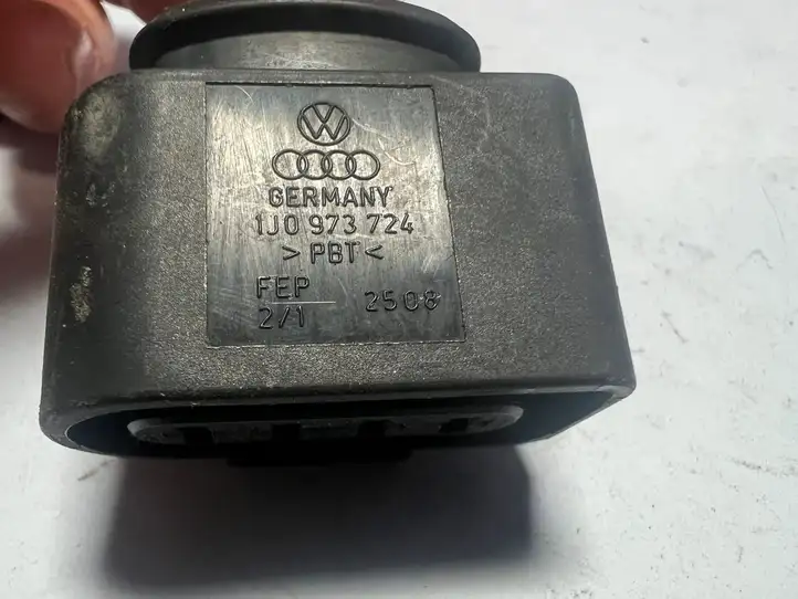 Volkswagen PASSAT B6 (2005 - 2010) 1J0973724 Прочая электропроводка — фото 3