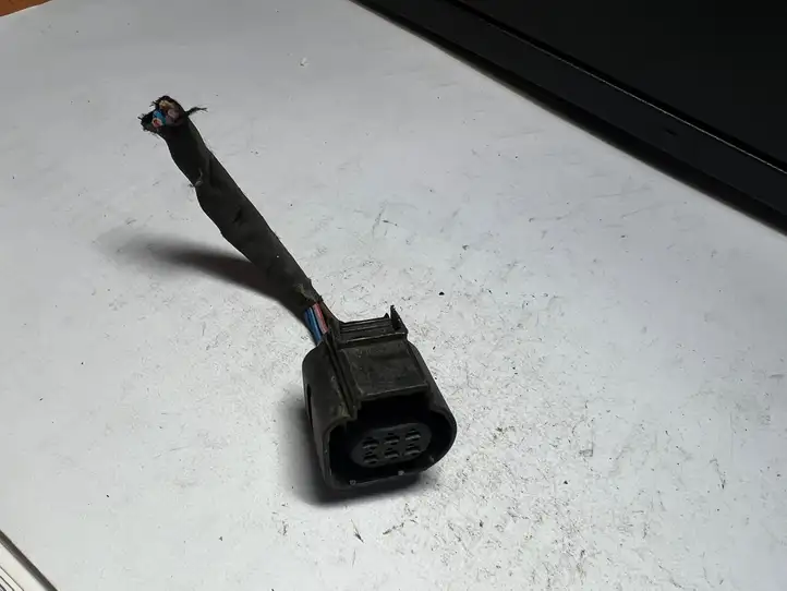 Seat Leon (1P) (2005 - 2012) 4H0973713 Прочая электропроводка — фото 1