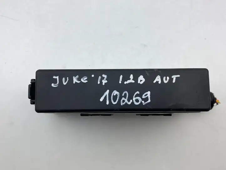 Nissan Juke I F15 (2010 - 2018) 7154722330 Блок предохранителей (комплект) — фото 2