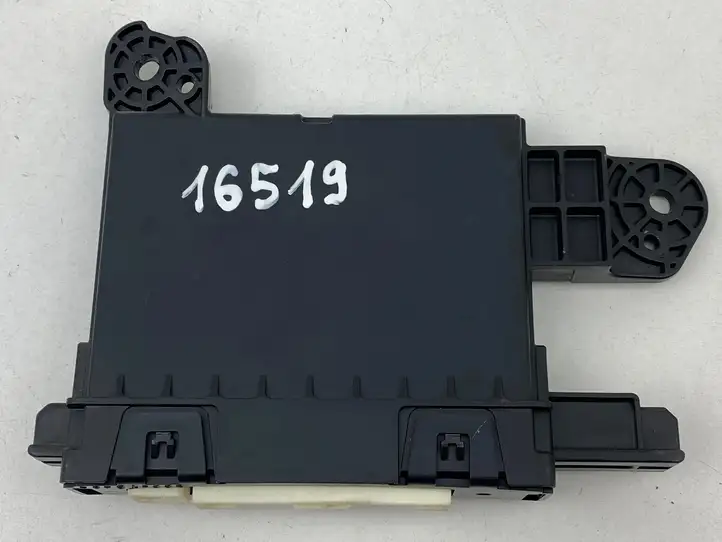 Toyota Prius Prime (2017 - ) 8865047290 Модуль управления кондиционером — фото 3