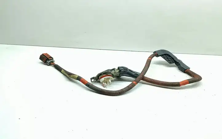 Toyota Prius (XW30) (2009 - 2015) 8212247010 Прочая электропроводка — фото 1