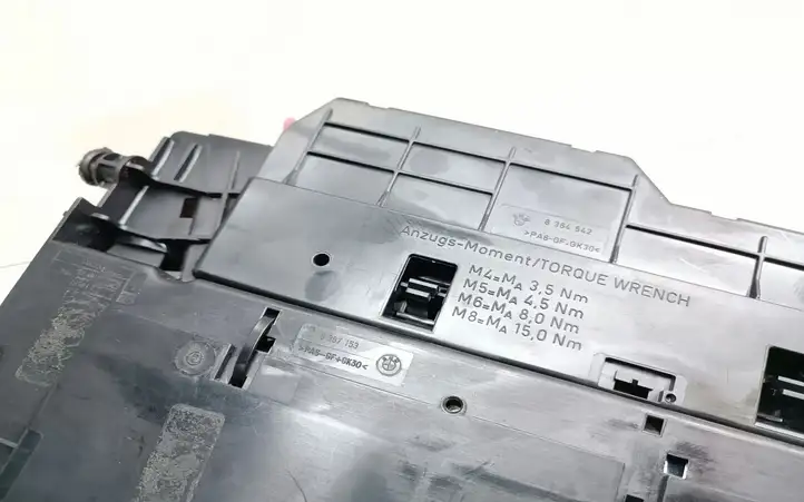 BMW X3 E83 (2003 - 2010) 8364542 Блок предохранителей — фото 4