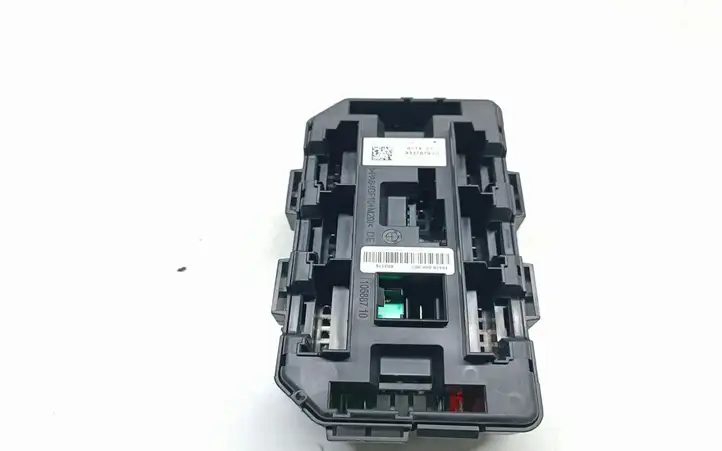 BMW 3 F30 F35 F31 (2012 - 2018) 9337879 Блок предохранителей — фото 2