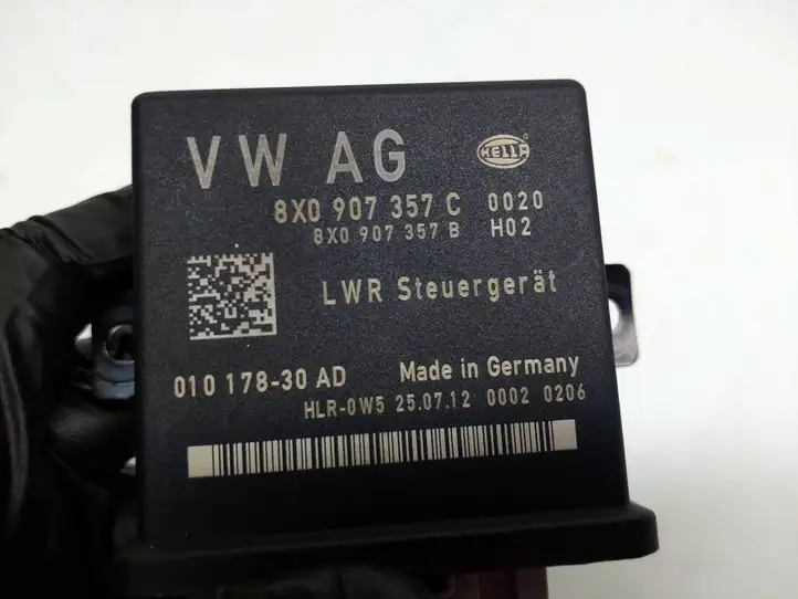 Audi A3/S3 8P (2008 - 2013) 8X0907357C Блок управления светом — фото 4