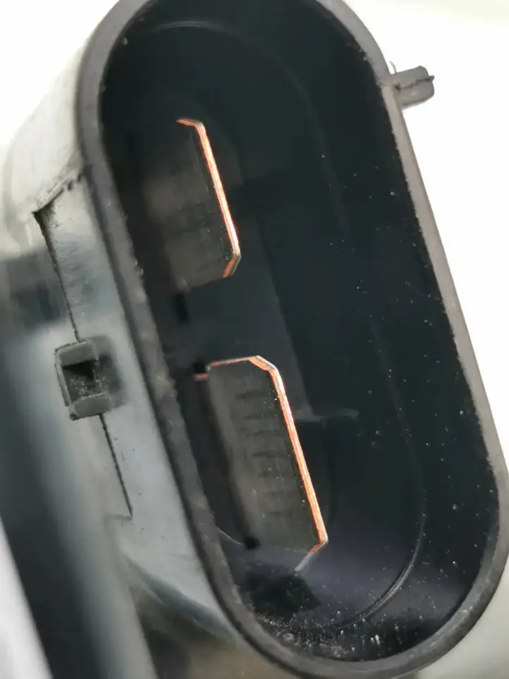 BMW 3 F30 F35 F31 (2012 - 2018) 8616811 Плюсовой провод аккумулятора — фото 4