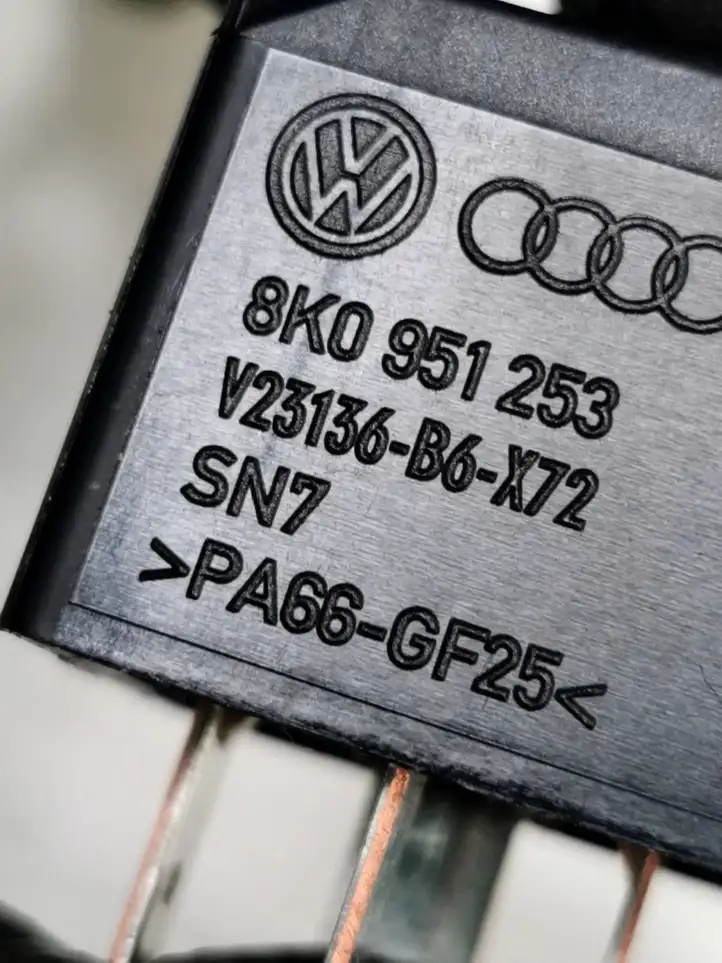 Audi A4 S4 B8 8K (2007 - 2011) 8K1937503A Блок предохранителей — фото 6