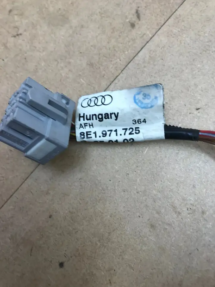 Audi A4 S4 B6 8E 8H (2000 - 2006) 8E1971725 Прочая электропроводка — фото 4