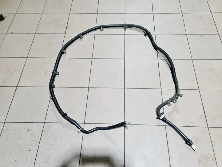 Opel Astra K (2015 - 2020) 39022709 Плюсовой провод аккумулятора — фото 1